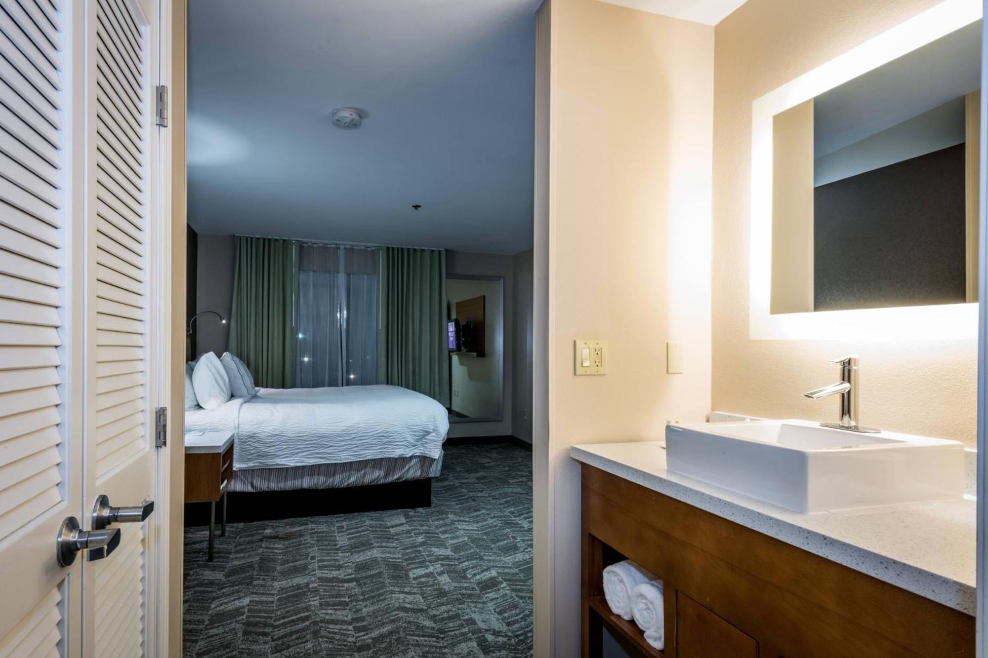 Springhill Suites By Marriott Denton Ngoại thất bức ảnh