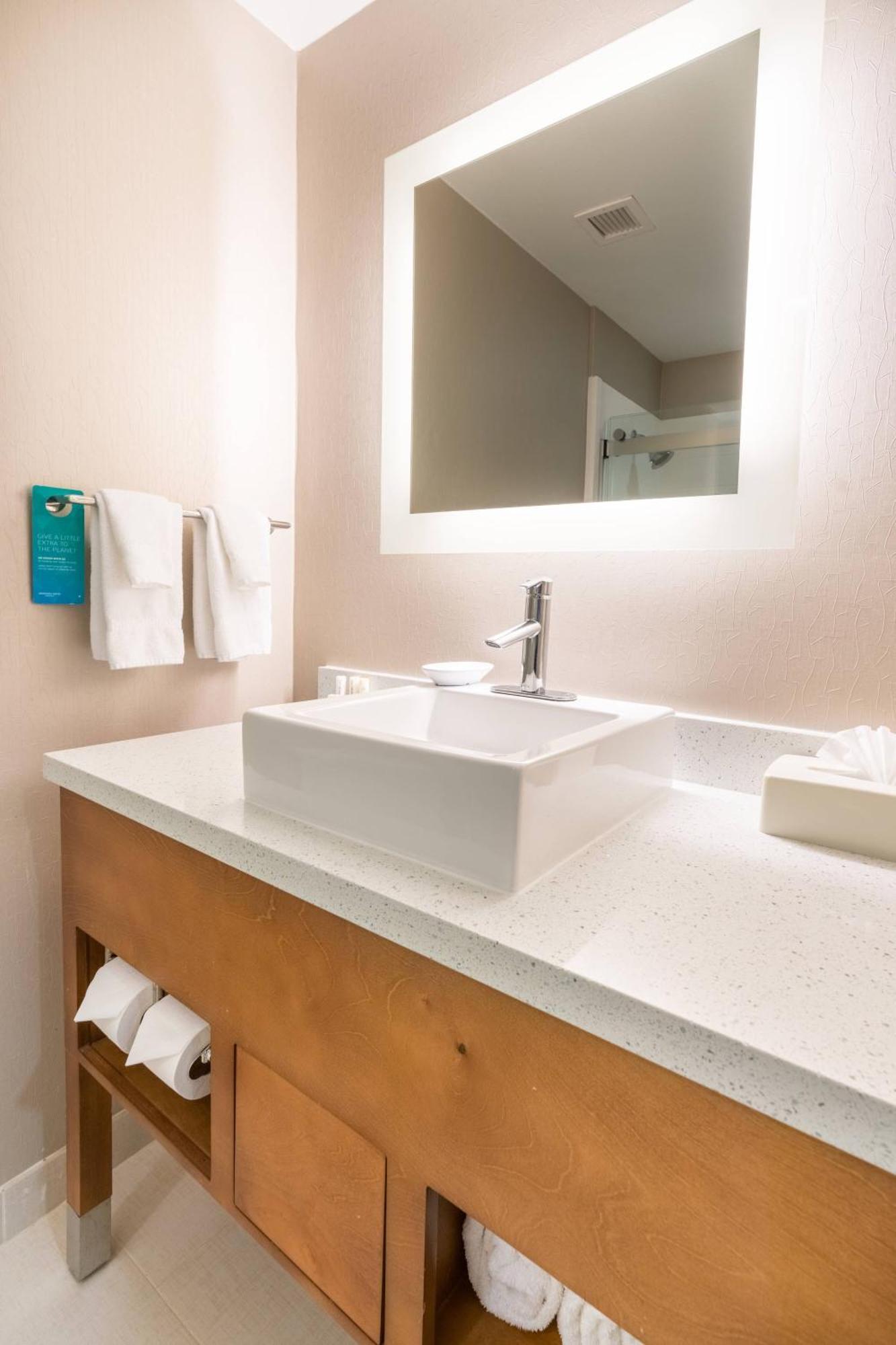 Springhill Suites By Marriott Denton Ngoại thất bức ảnh
