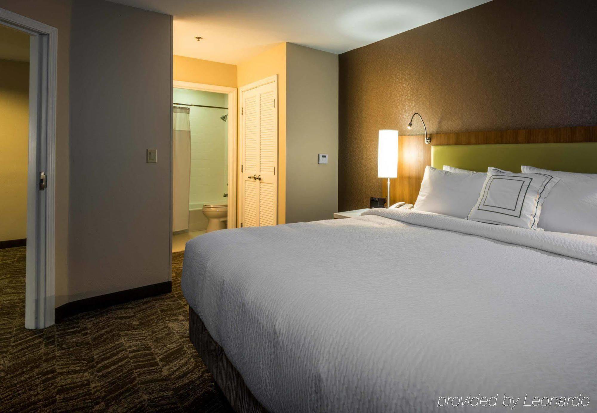 Springhill Suites By Marriott Denton Ngoại thất bức ảnh